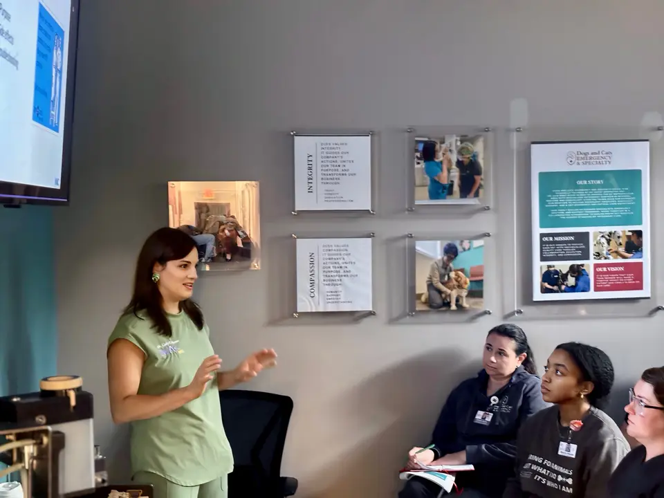 Collaborative wet-lab instruction